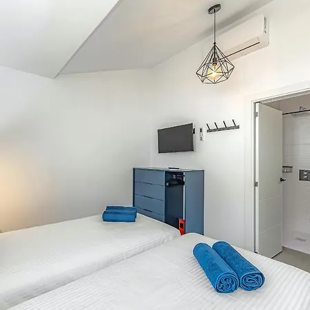 Luxury In Island Village. Apartament